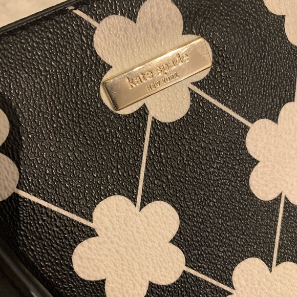 Authentic Kate Spade New York - Picture 4 of 9